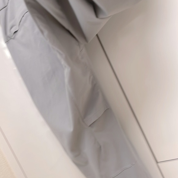 Lululemon cargo pants - Picture 9 of 12